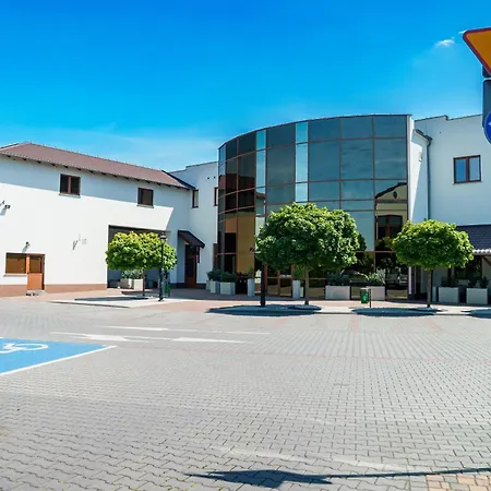 ホテル Reslinski 3*