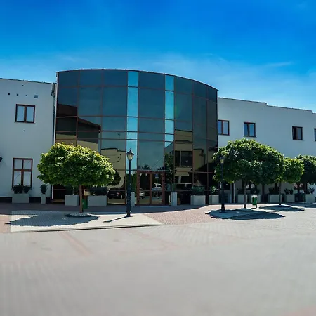 Reslinski ホテル 3*