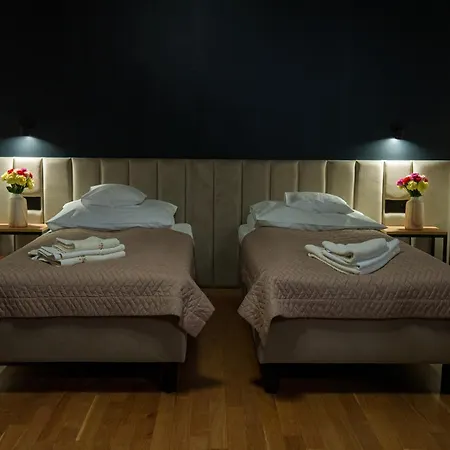 Reslinski 3* グロジスク・ヴィェルコポルスキ